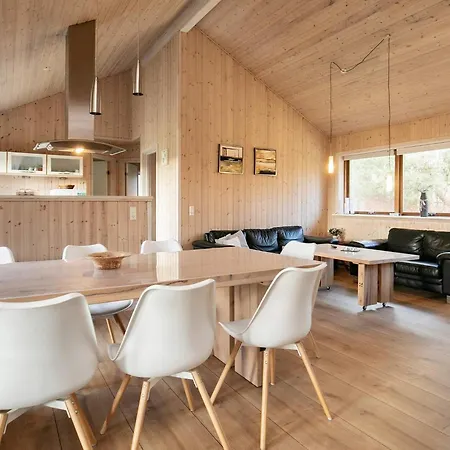 8 Person In Lokken-by Traum