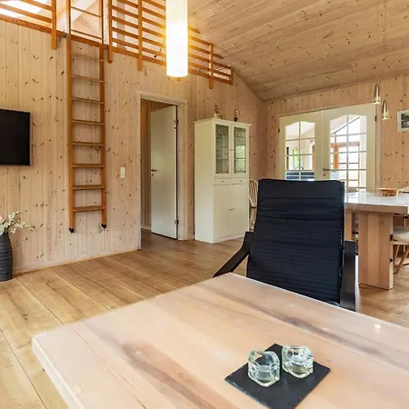 8 Person In Lokken-by Traum