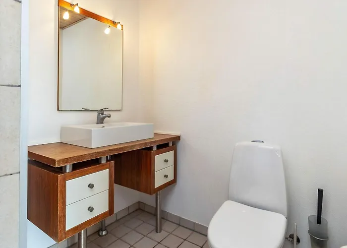 8 Person In Lokken-by Traum *