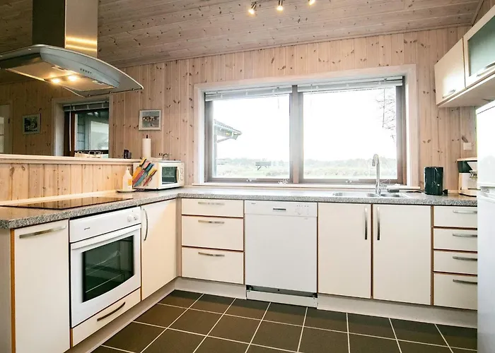 8 Person In Lokken-by Traum