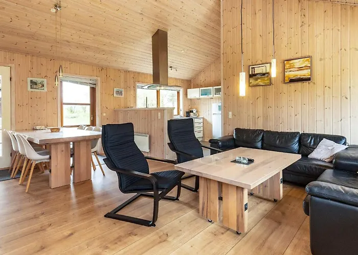 8 Person In Lokken-by Traum